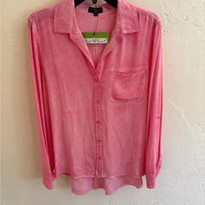 New Velvet Heart Coral Button-Up Blouse